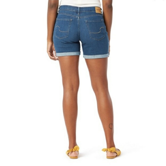 Signature by Levi Strauss | Mid-rise denim shorts, relaxed fit - Picture 5 of 11